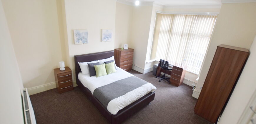 Double Room Available!! – Moseley B12