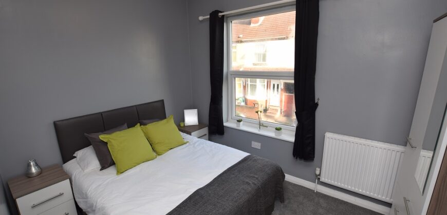Double Room Available 1St August! – Dudley – DY2