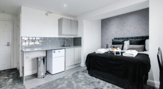 Stunning Ensuite/Studio Room AVAILABLE NOW- B31